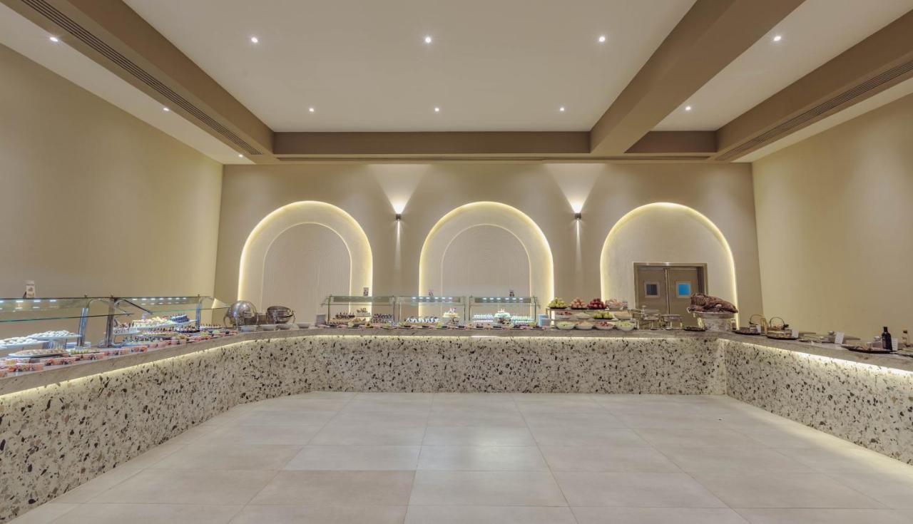 Prima Life Makadi Hotel Hurghada Eksteriør billede The buffet at the hotel
