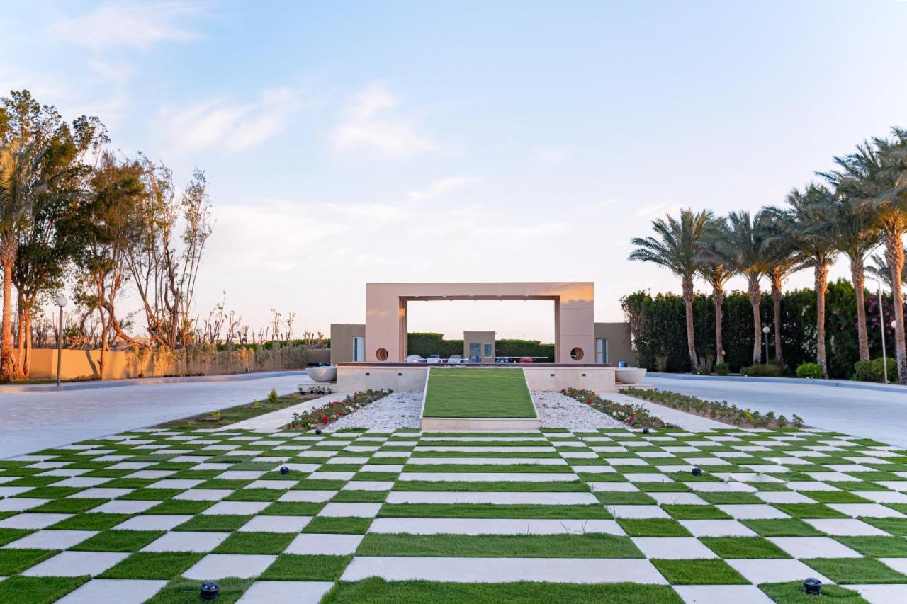 Prima Life Makadi Hotel Hurghada Eksteriør billede Entrance to the cemetery